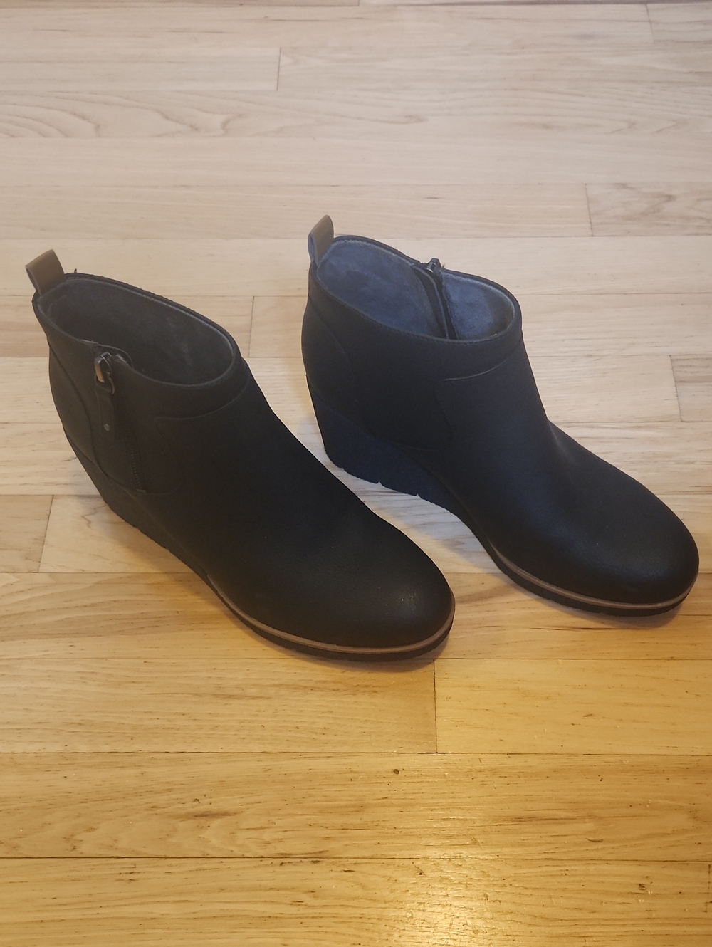 Dr. Scholls Black Wedge Ankle Booties with Side Zip